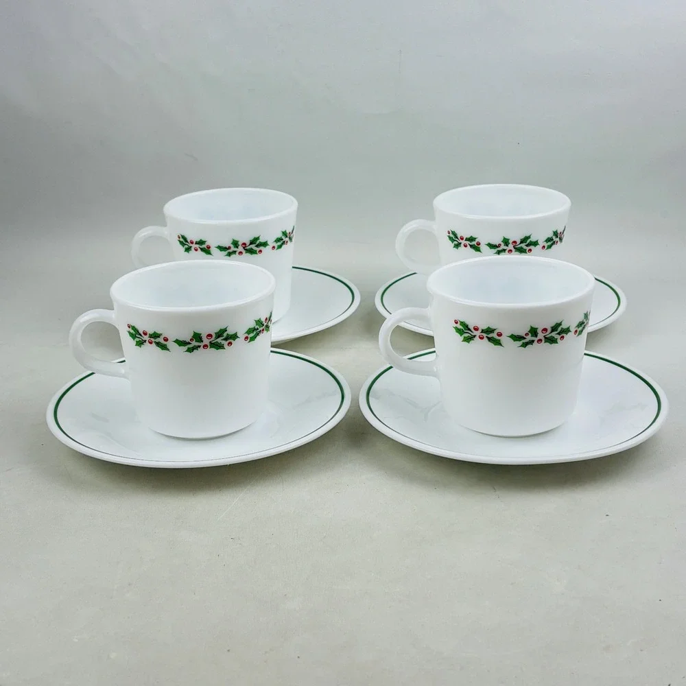 Vintage Corelle Winter Holly Cup & Saucer Set of 4 Black Vein Christmas Holiday